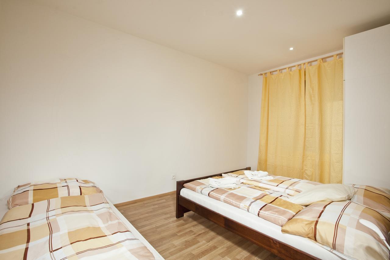 Apartments Kopecna With Parking 브르노 외부 사진