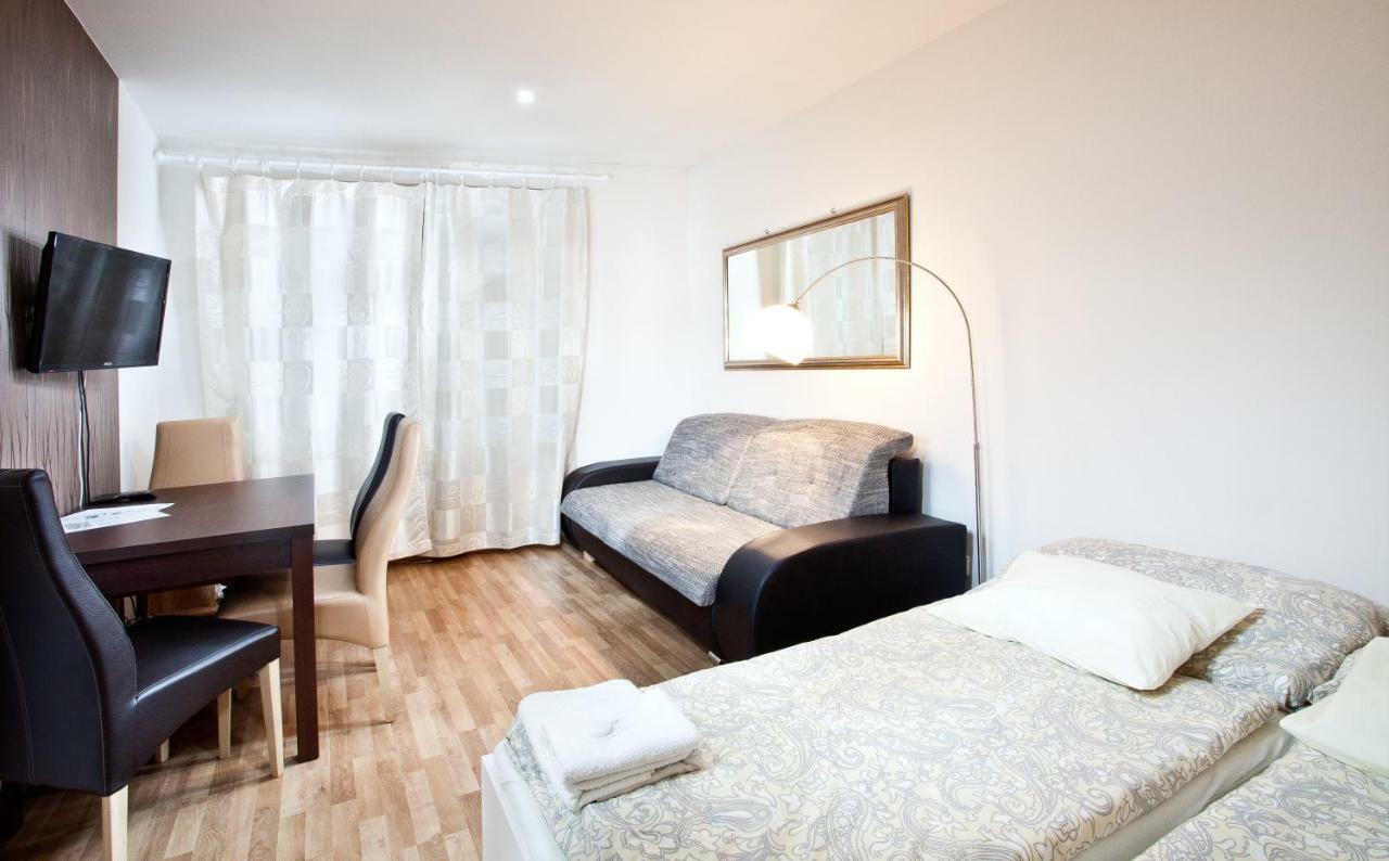 Apartments Kopecna With Parking 브르노 외부 사진